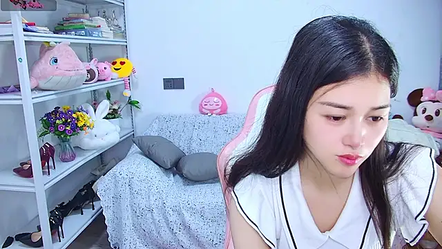 Snapshot of QinQin-888 chatting on 06/14/26, 11:07 QinQin-888 online show from 06/14/26, 11:07