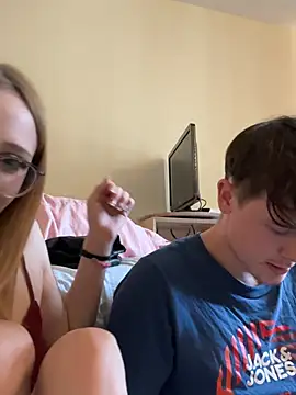 LauraundSteve  online show from 05/20/26, 02:34