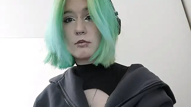 HunXena online show from 05/18/26, 03:18