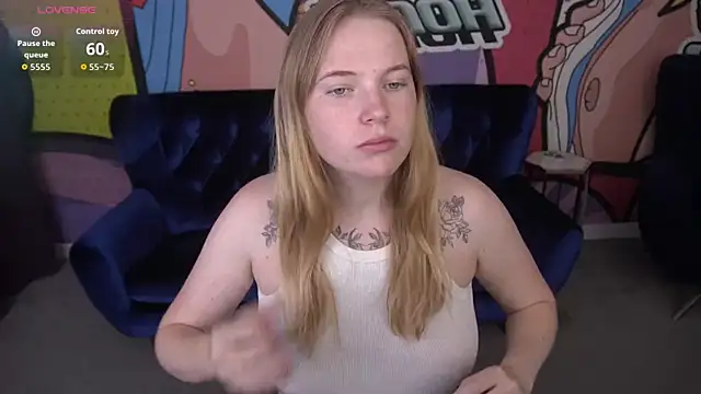 NikkyReyyy online show from 06/18/26, 05:41