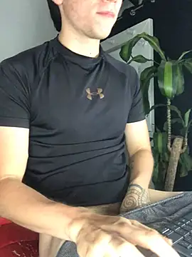 Snapshot of Salvatore_angelo chatting on 05/23/26, 05:01 Salvatore angelo online show from 05/23/26, 05:01