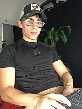 Snapshot of Salvatore_angelo chatting on 06/26/26, 02:38 Salvatore angelo online show from 06/26/26, 02:38