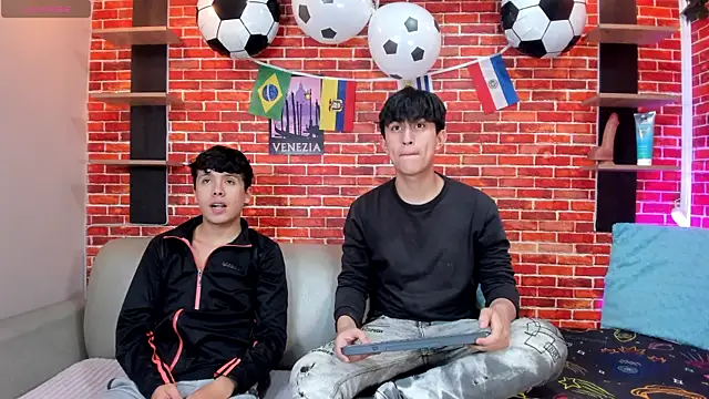 Hoot boyss  online show from 06/19/26, 08:01