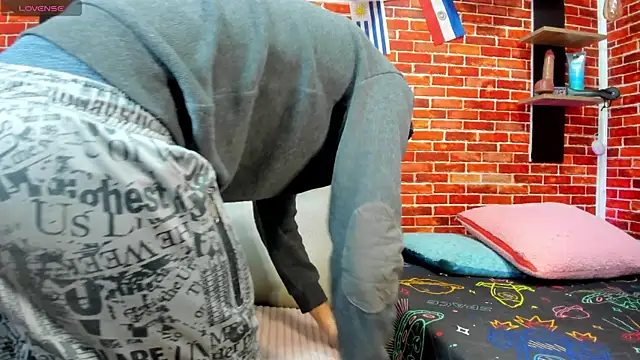 Hoot boyss  online show from 06/20/26, 08:22