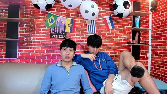Hoot boyss  online show from 06/23/26, 07:45