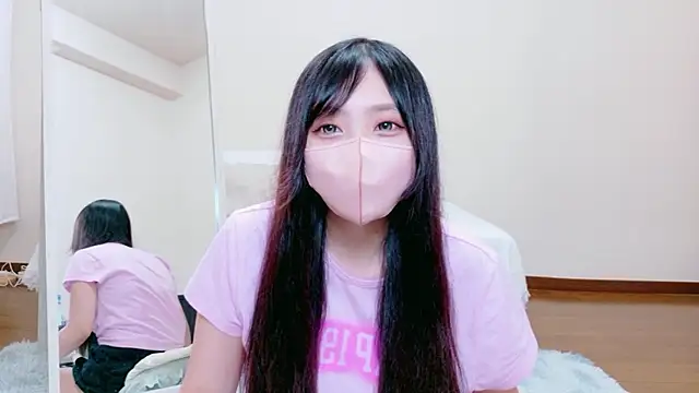 Runa-nn online show from 06/19/26, 10:13