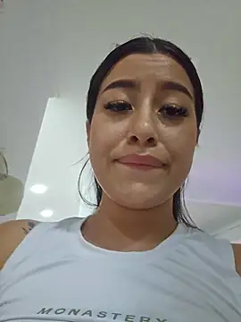 Luisa Madrid online show from 05/31/26, 06:09