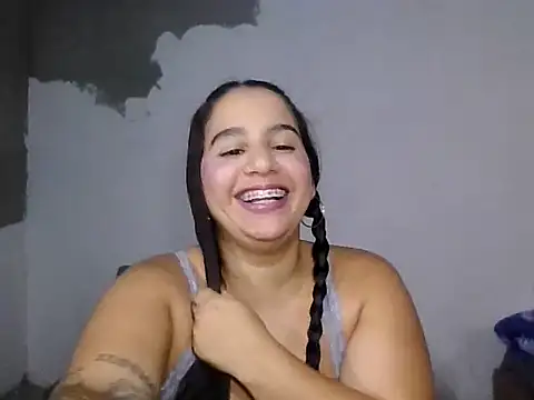 Snapshot of tifanny27 chatting on 05/18/26, 10:04 tifanny27 online show from 05/18/26, 10:04