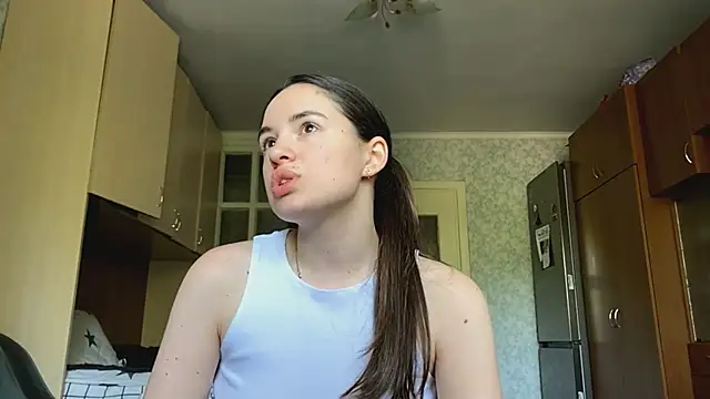 CarolineRu online show from 05/27/26, 09:28
