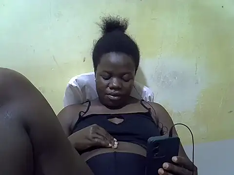 Snapshot of Ebony_cuttiey chatting on 06/16/26, 07:38 Ebony cuttiey online show from 06/16/26, 07:38
