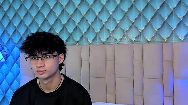 Sofia-Ethan online show from 06/06/26, 01:38