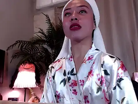 Super Hot Bunny online show from 05/18/26, 05:57