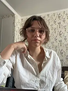 Yuna Gasai online show from 05/19/26, 11:16