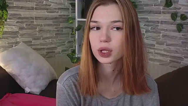 Snapshot of OliviaFoxsis chatting on 05/23/26, 12:42 OliviaFoxsis online show from 05/23/26, 12:42