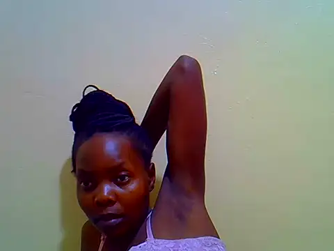 Maqueilah  online show from 06/24/26, 01:43