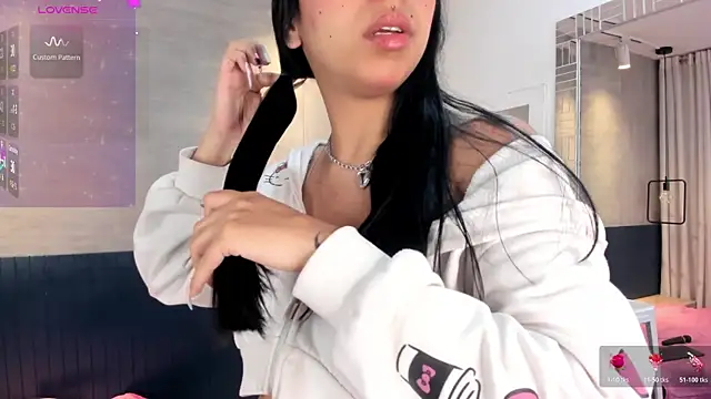 ByVanessa online show from 06/26/26, 03:55