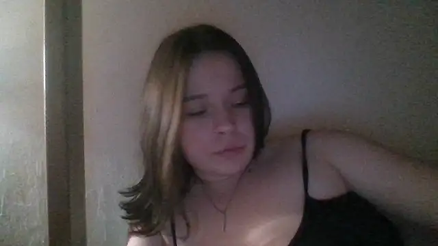 RiaLowelyt online show from 05/25/26, 11:33