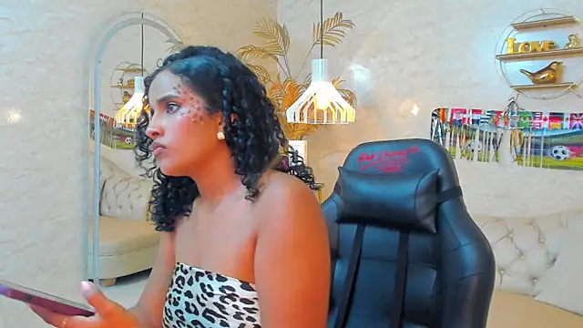 Horny Curls online show from 06/23/26, 03:48