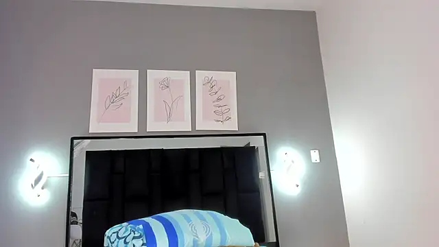 zoe curvyy online show from 06/13/26, 12:14