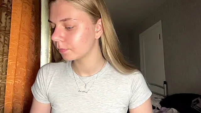 HoneysPiee online show from 06/01/26, 12:18