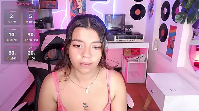 sweety smile  online show from 06/08/26, 07:47