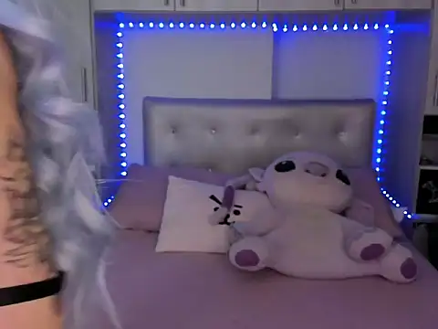 Honniewhitee  online show from 07/06/26, 10:12