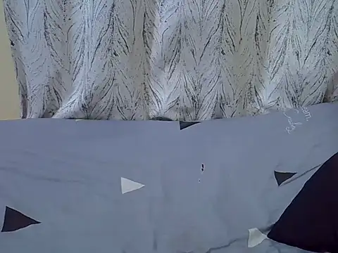 Snapshot of petite_pretti chatting on 06/03/26, 02:19 petite pretti online show from 06/03/26, 02:19