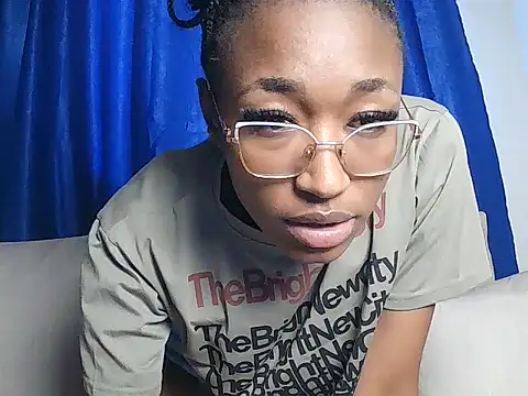 pinky aura22 online show from 06/29/26, 10:15