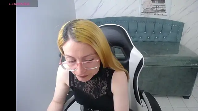 aliz t online show from 05/16/26, 04:20