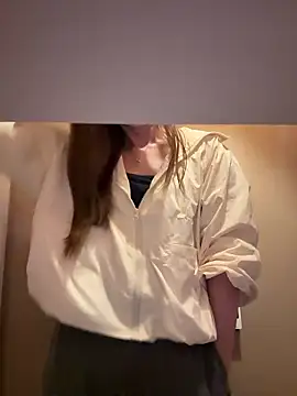 Snapshot of coconayui chatting on 06/08/26, 10:26 coconayui online show from 06/08/26, 10:26