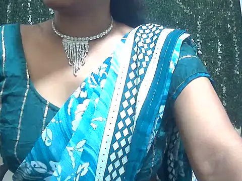 Snapshot of shallykaur chatting on 06/29/26, 10:15 shallykaur online show from 06/29/26, 10:15