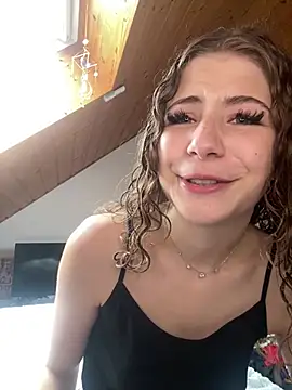 Snapshot of MilaRoseee chatting on 07/05/26, 03:08 MilaRoseee online show from 07/05/26, 03:08