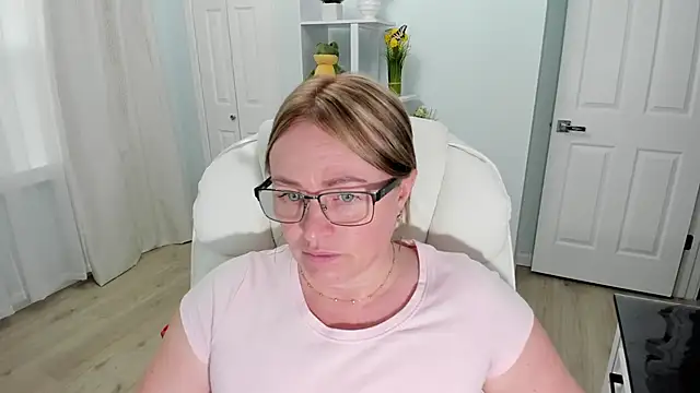 Vika73 online show from 03/17/25, 07:15