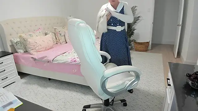 Vika73 online show from 07/17/26, 11:50
