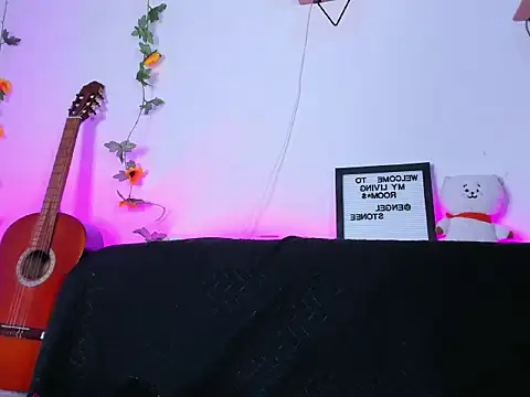 EngelStonee online show from 07/16/26, 10:43