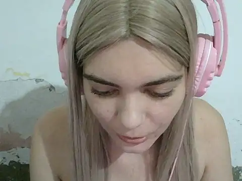 Snapshot of Angel_Ristoww chatting on 05/19/26, 02:29 Angel Ristoww online show from 05/19/26, 02:29