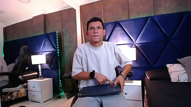 ThiagoFerrer  online show from 06/30/26, 04:02