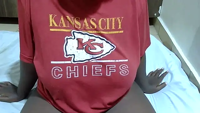 RawHoneyXo- online show from 06/01/26, 08:27