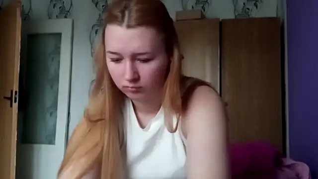 Snapshot of RaeannRoewe chatting on 05/21/26, 05:36 RaeannRoewe online show from 05/21/26, 05:36