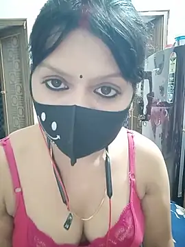 ZOYA-STRIP online show from 06/20/26, 03:59