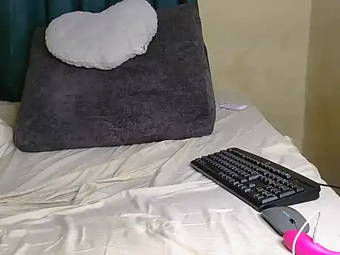 chocolate peggy online show from 06/11/26, 12:08
