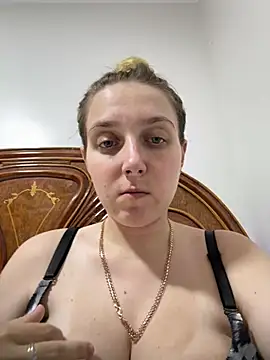 Snapshot of Loulou_fck chatting on 07/22/26, 08:11 Loulou fck online show from 07/22/26, 08:11