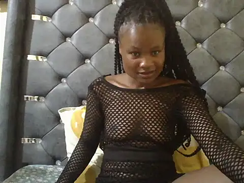 queenivy1 online show from 05/20/26, 01:50