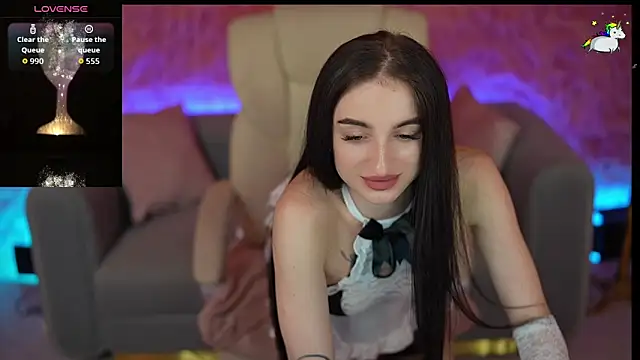 EmilyyMoon online show from 05/26/26, 12:56