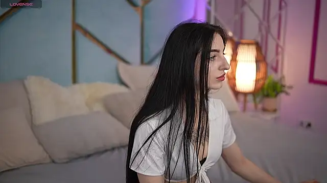 EmilyyMoon online show from 06/24/26, 06:45