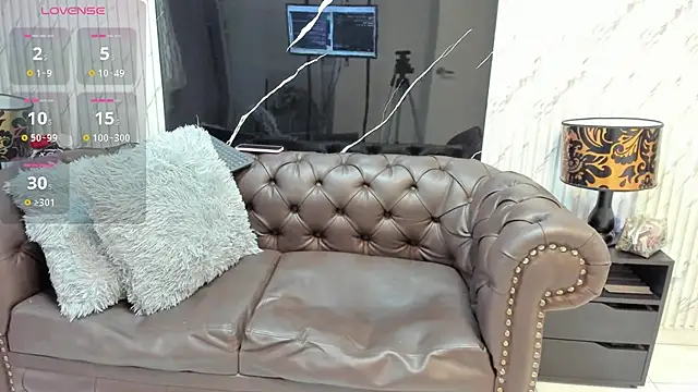OliviaWilliamm online show from 07/08/26, 11:48