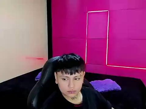 DimitryTompson online show from 05/21/26, 01:18