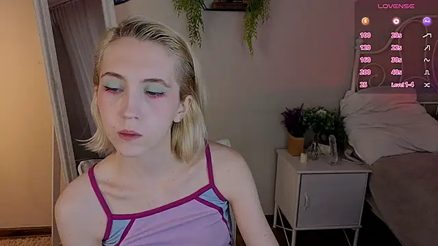 Elen  Moore online show from 05/21/26, 05:36