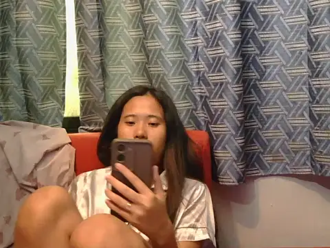 Snapshot of petiteasian_pinaygirl chatting on 06/05/26, 07:03 petiteasian pinaygirl online show from 06/05/26, 07:03