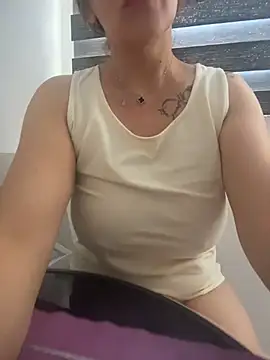 Hot-Milf4U online show from 07/16/26, 05:35